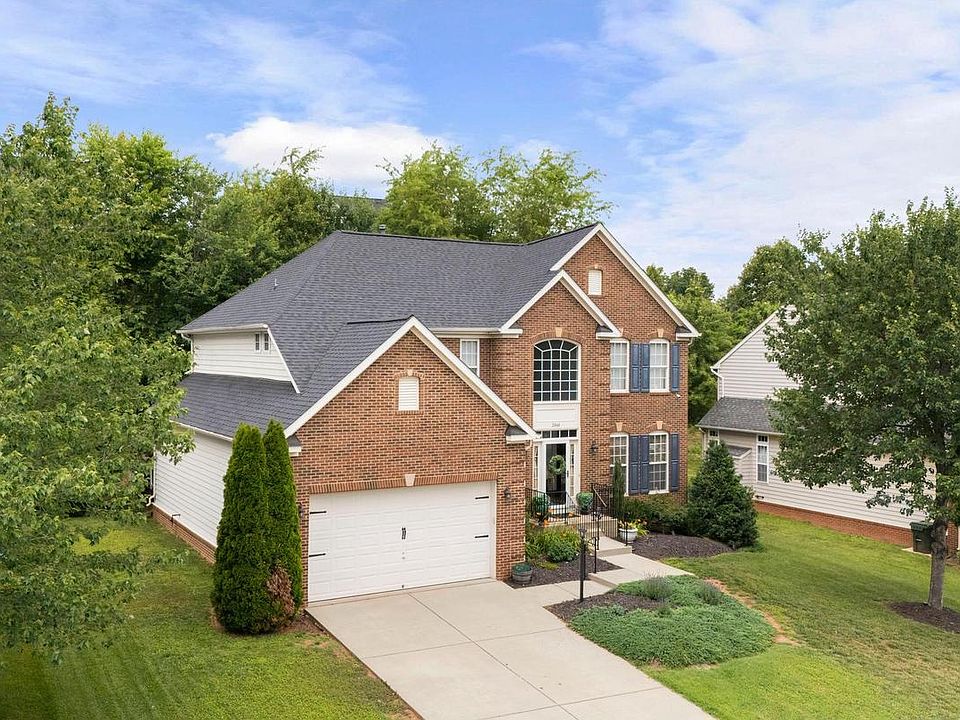 1st image of 2060 Golf Dr