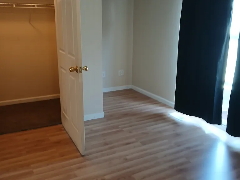 510-2 S Poplar St — Photo 20