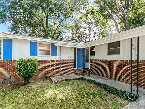 3rd image of 1213 Timber Ln