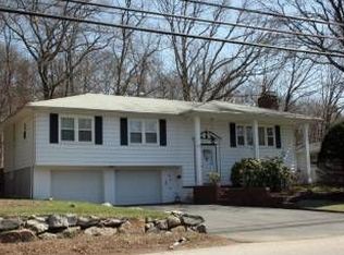 32 Cantebury Rd, Wanaque, NJ 07456