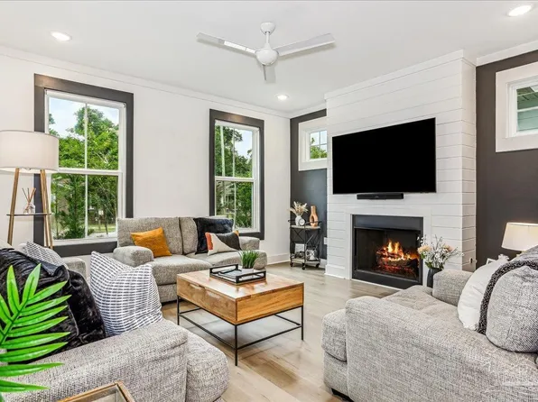 130 S I St, Pensacola, FL 32502