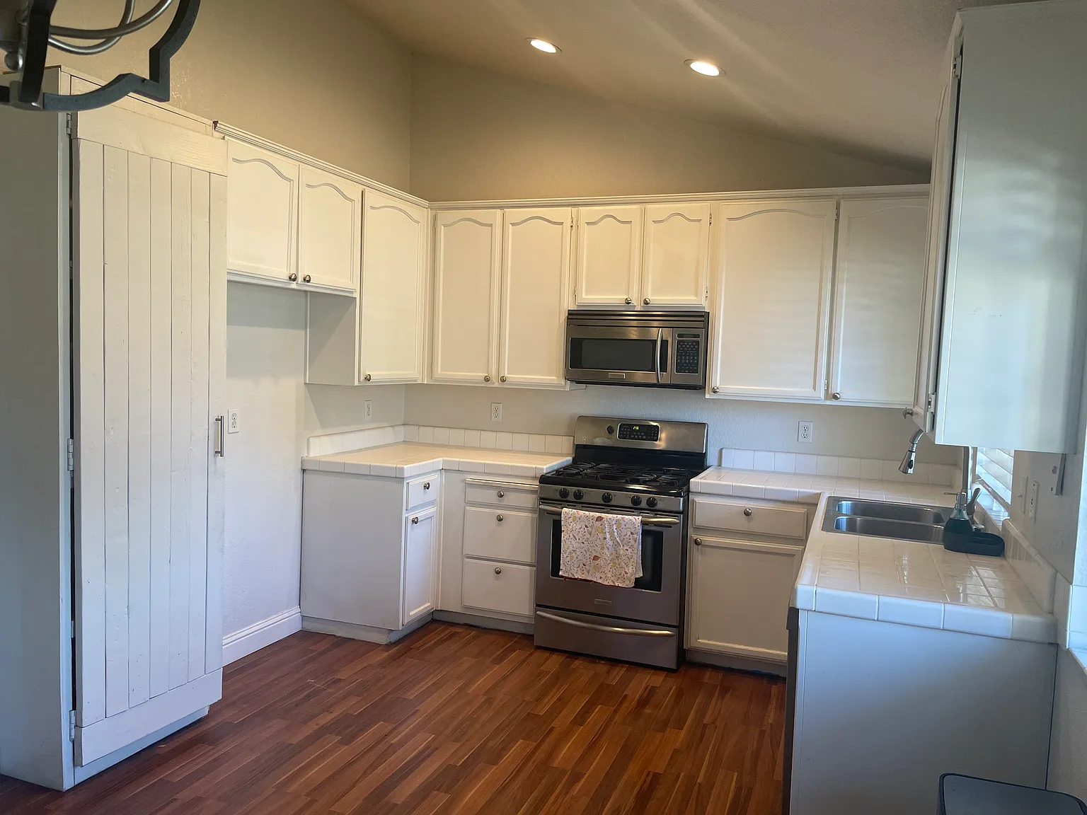 1092 Kirksey Dr — Photo 3