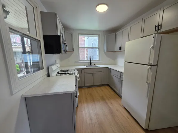 144 Comrie Ave, Braddock, PA 15104