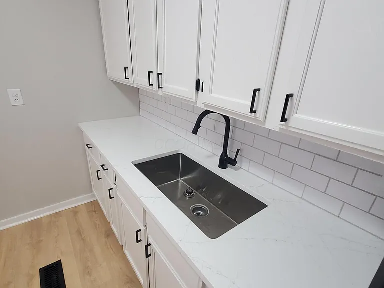 33 S Cypress Ave — Photo 6