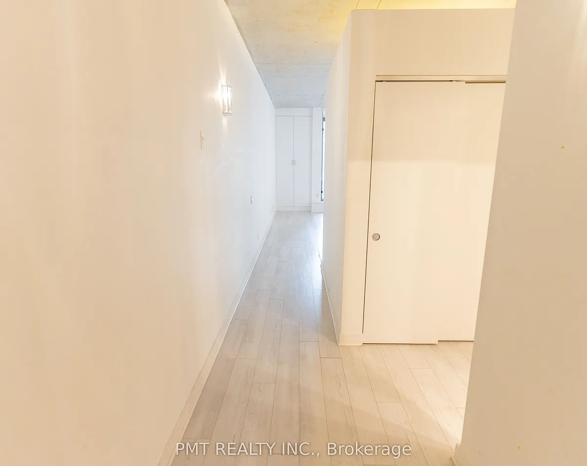 Building Photo - 36 Charlotte St #401