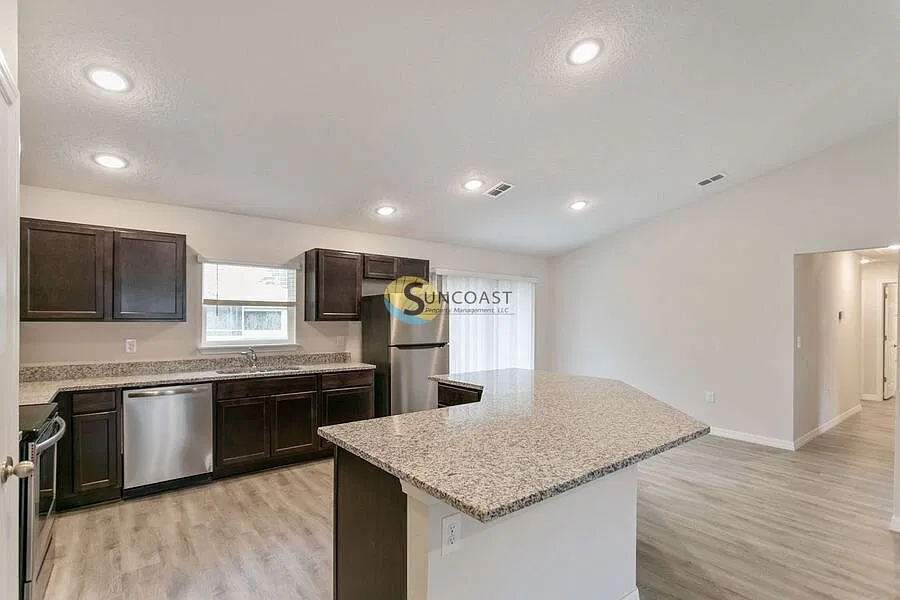 Spacious 4-Bedroom Home in Palm Coast! — Photo 4