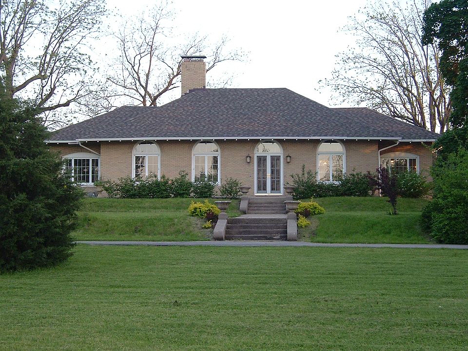 Front view w/terrace 