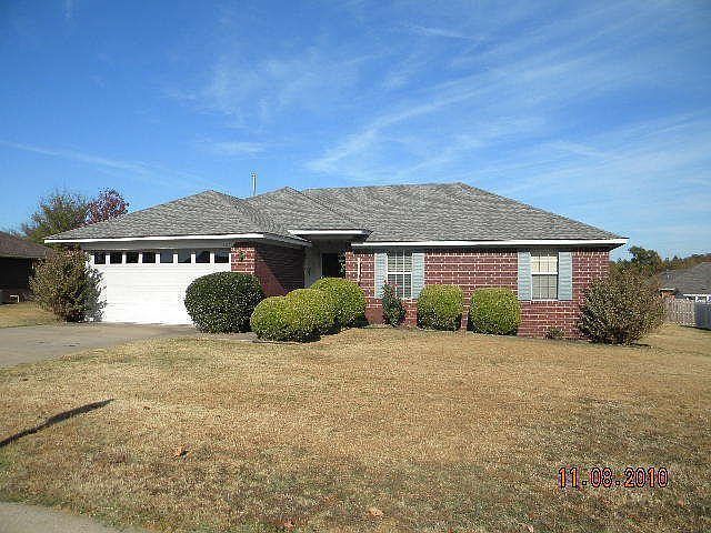 1st image of 705 Appletree Ln