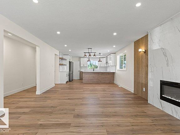 4th image of 16203 88th Ave NW