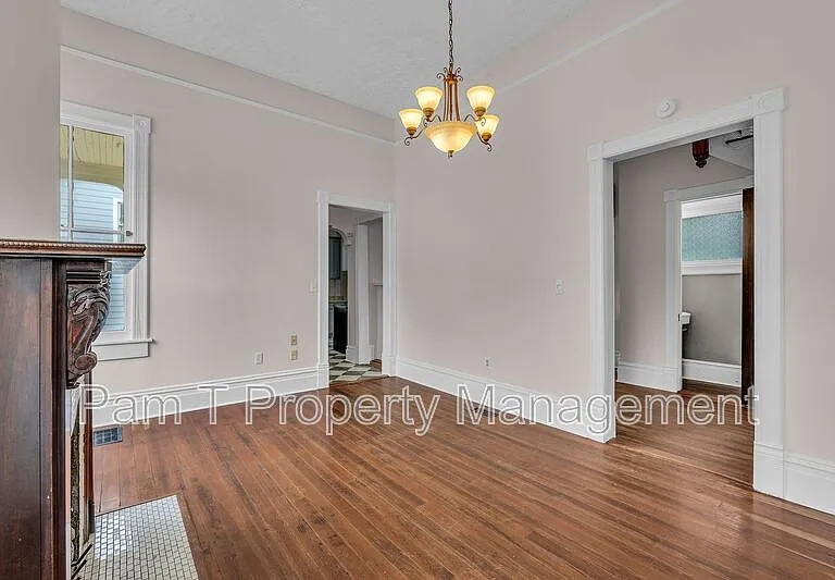 201 W 37th St #MAIN HOUSE — Photo 13