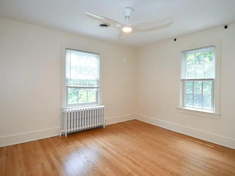 2608 Fordham Rd — Photo 32