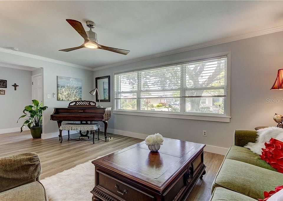 1st image of 2441 Glenann Dr