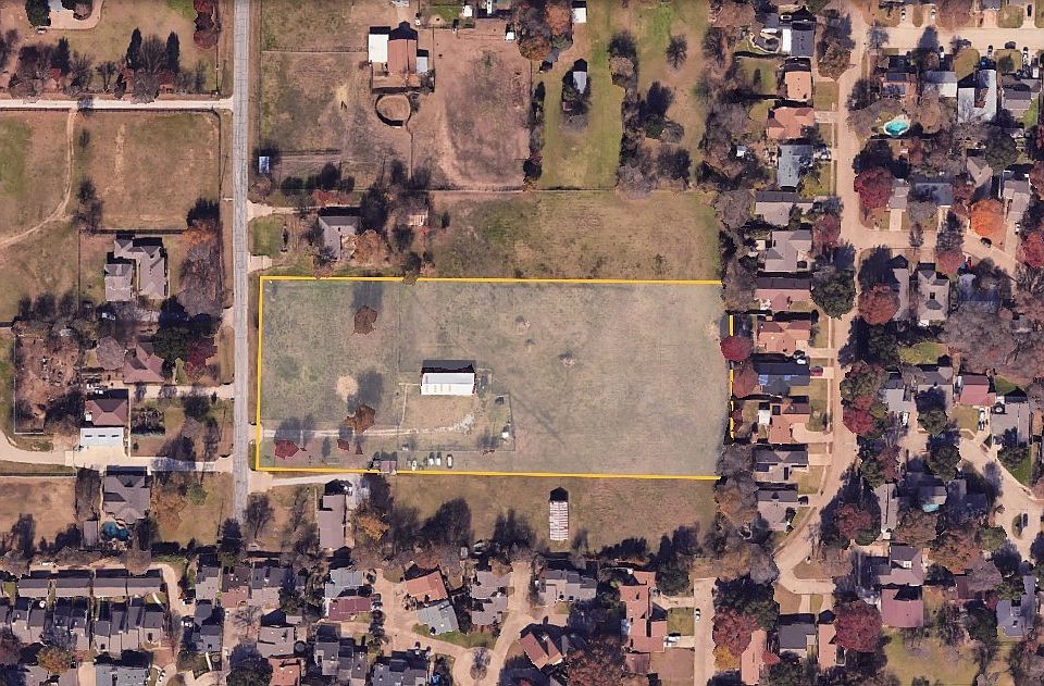 2nd image of 1409 Stapleton Ln