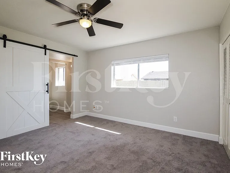 19217 N 15th Ave — Photo 8