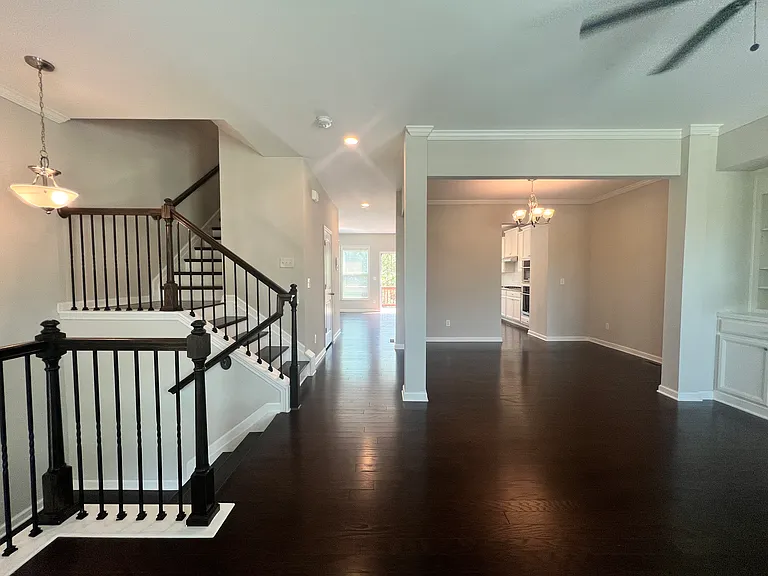 701 Sunset Park Dr — Photo 7