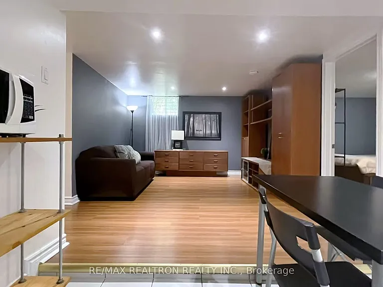 2 Greyhound Dr #BASEMENT — Photo 3