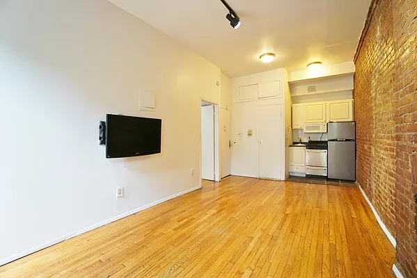 Rented by Best Apartments North Inc | media 31