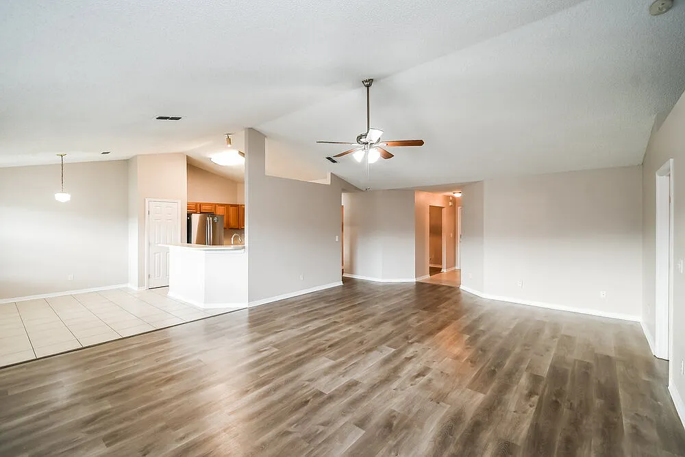 3 bed, 2.0 bath, 2016 sqft, $1,905 — Photo 3