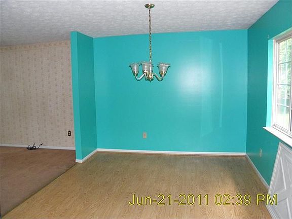 5th image of 23 Stonegate Dr