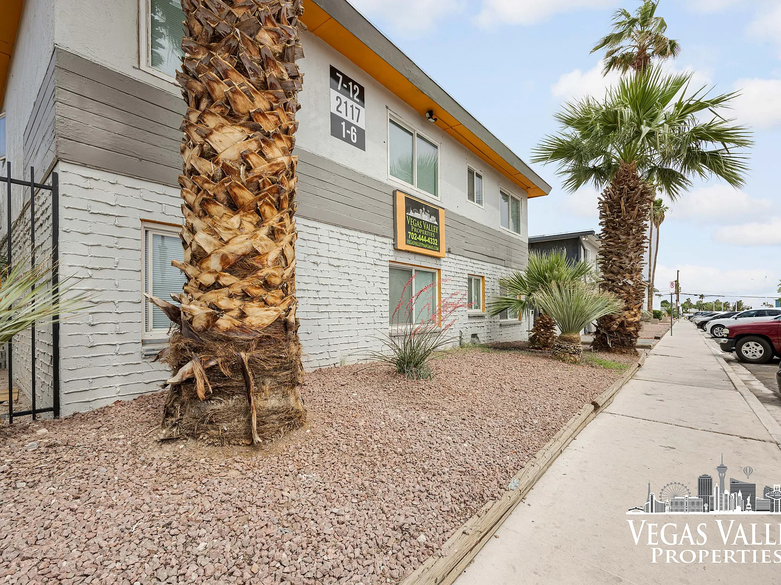 2 bed, 700 sqft, $1,079 — Photo 2
