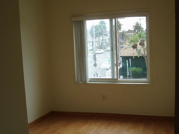 3rd image of 1830 Market St APT 11