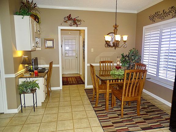 3rd image of 2492 Eagleridge Ln W