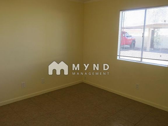 3rd image of 2708 E Tierra Buena Ln APT 4