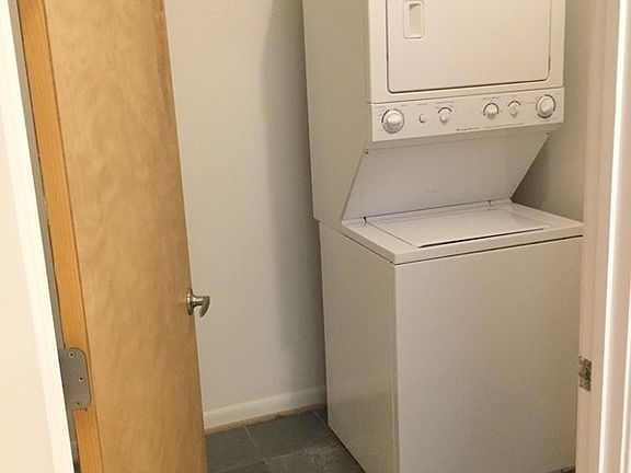 5th image of 1011 W Marshall St #203
