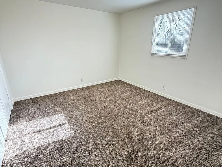 7865 Valley Rd NE — Photo 19
