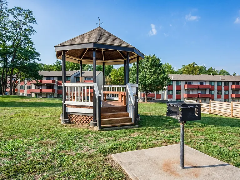 Applewood At The Cove Apartments — Photo 29