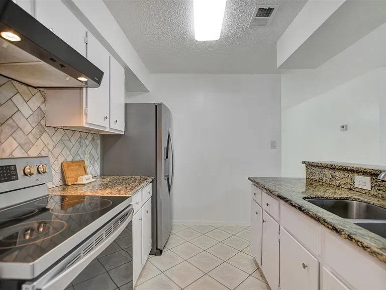 9436 Neuens Rd #9436 — Photo 9