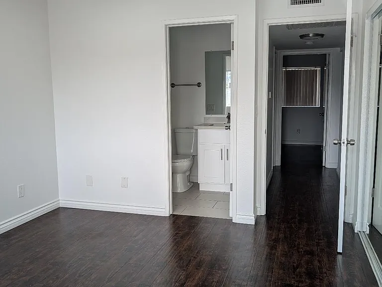511 E Palmer Ave #14 — Photo 9