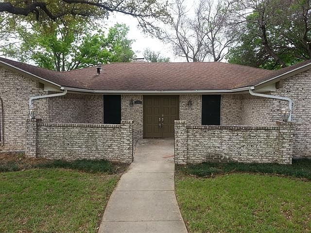 1st image of 1105 Joanna Cir