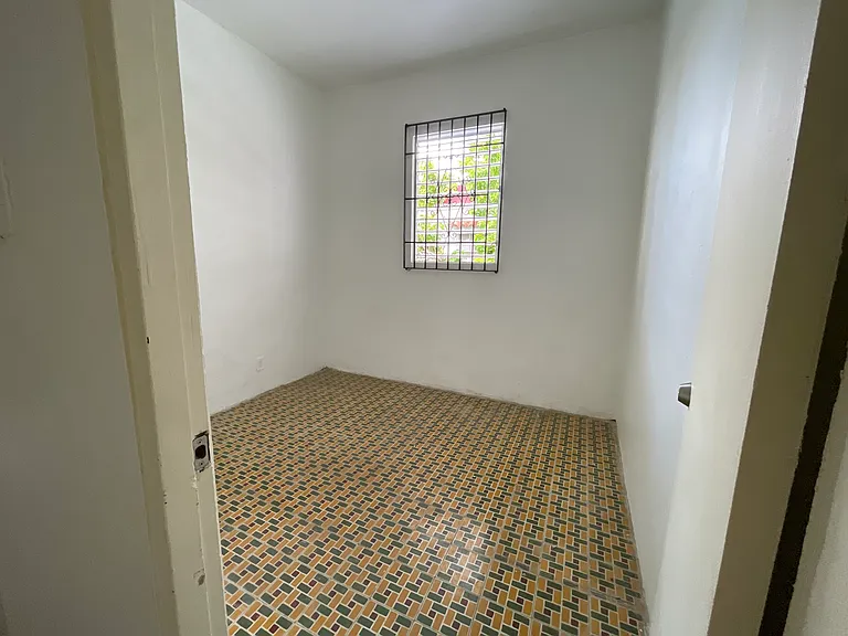 Calle Bolivar — Photo 13