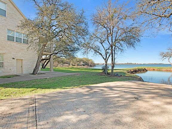 4th image of 101 Kelly Emeralds Road