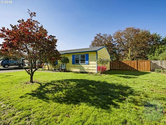 3rd image of 204 N Fredericksburg Way