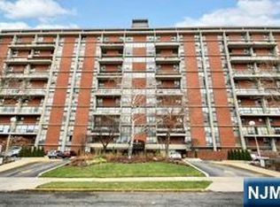 4 Horizon Rd #G3, Fort Lee, NJ 07024