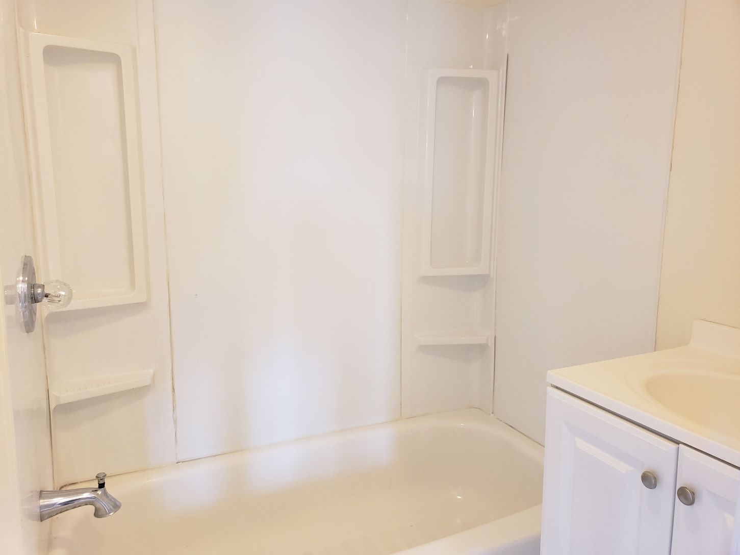 Full Bath With Tub- Up