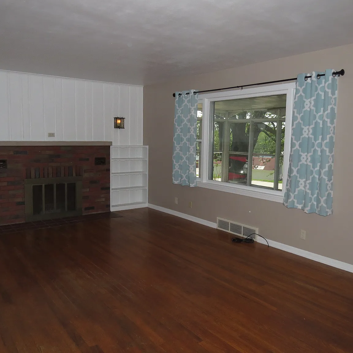 817 N High St photo 1