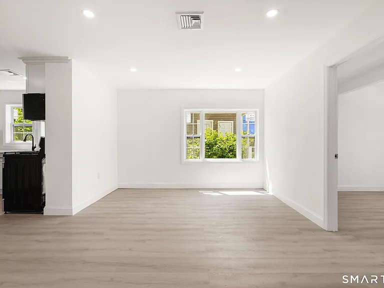 64 Soundview Ave #2 — Photo 5