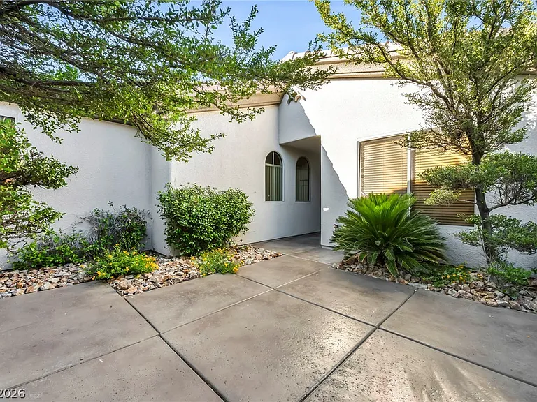 43 Braelinn Dr — Photo 3