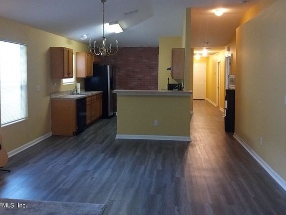 3rd image of 8508R India Ave