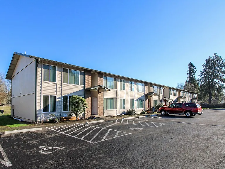 Apartment Complex ~ Murphy Manor — Photo 44