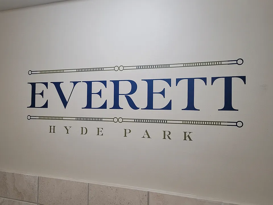 5454 Everett
