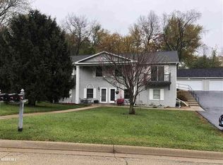 969&985 James St, Galena, IL 61036