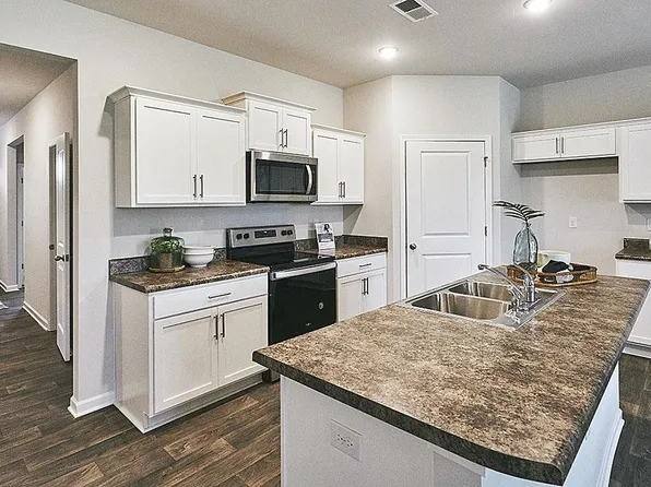 2202 Lily Dr #47, Haw River, NC 27258