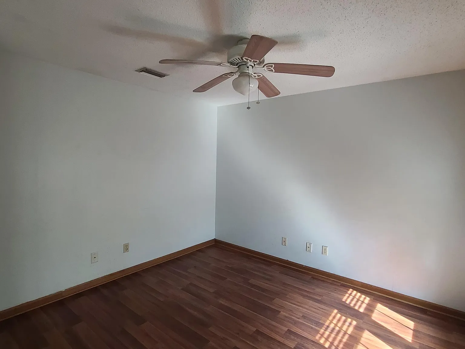 2 bed, 1.0 bath, 784 sqft, $1,275 — Photo 2