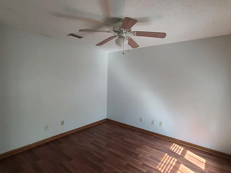 840 Center Ave #29 — Photo 2