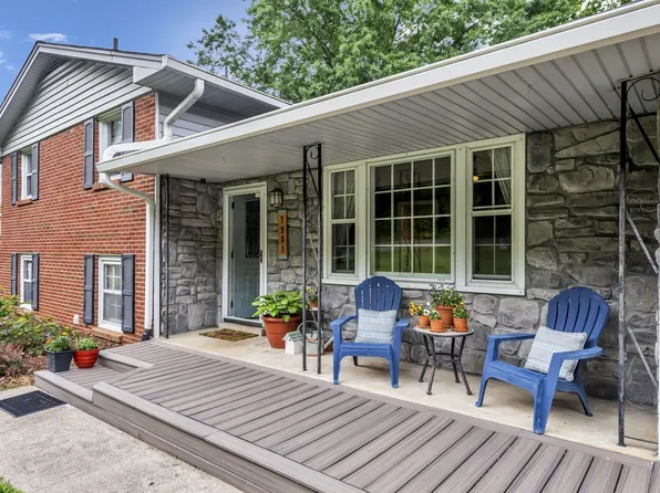 7981 Sawyer Brown Rd, Nashville, TN 37221
