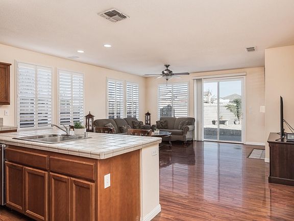 3rd image of 7211 Desertas Ct